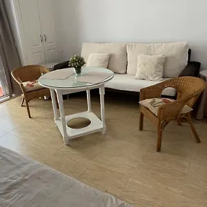 https://apt-magnifico-apartamento-en-la-carihuela-torremolino.hotelsinnerja.org